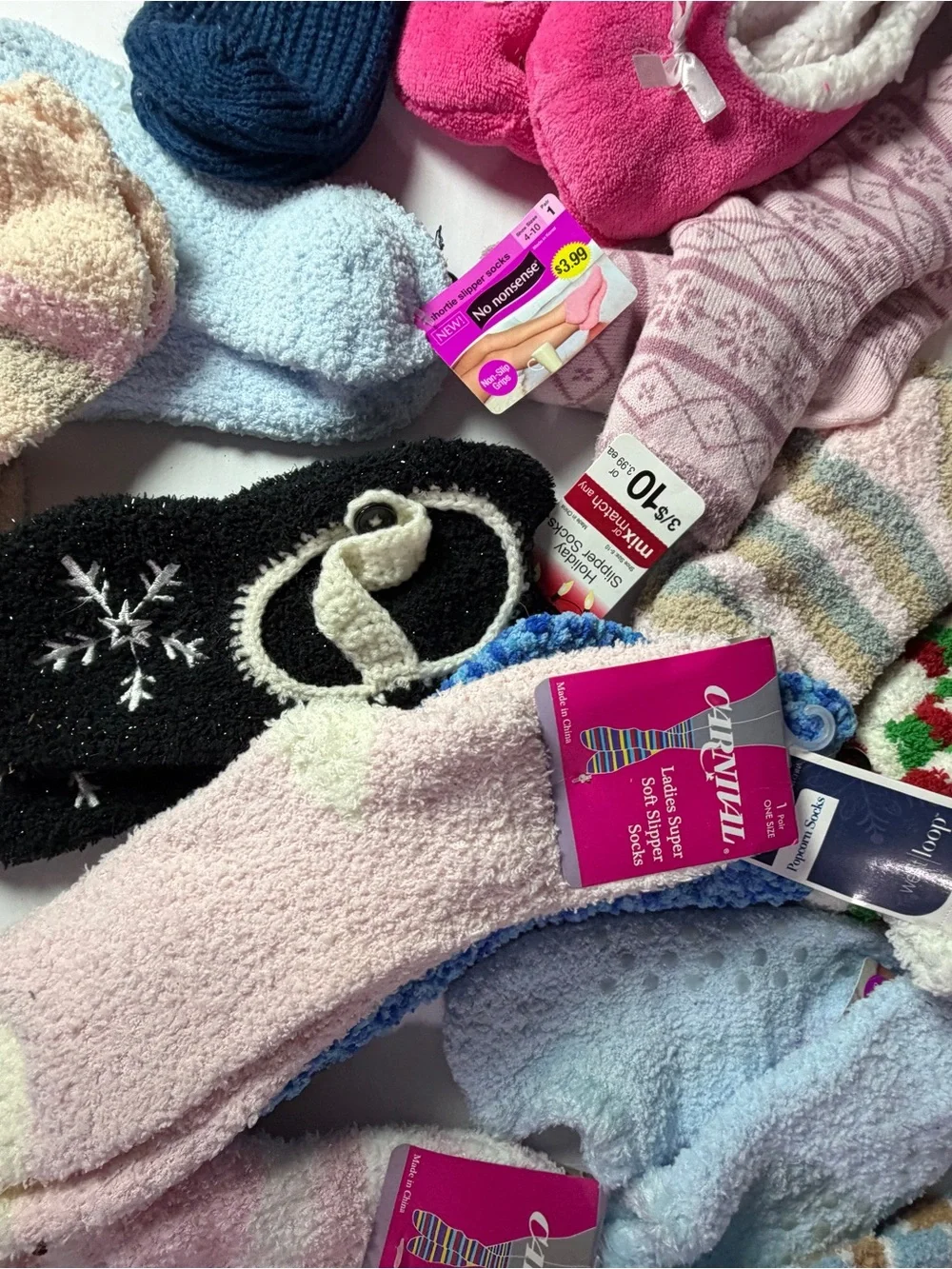 New Cozy Women’s Plush Fuzzy Socks - Pink & Multi-Color Assortment 25 pairs!!